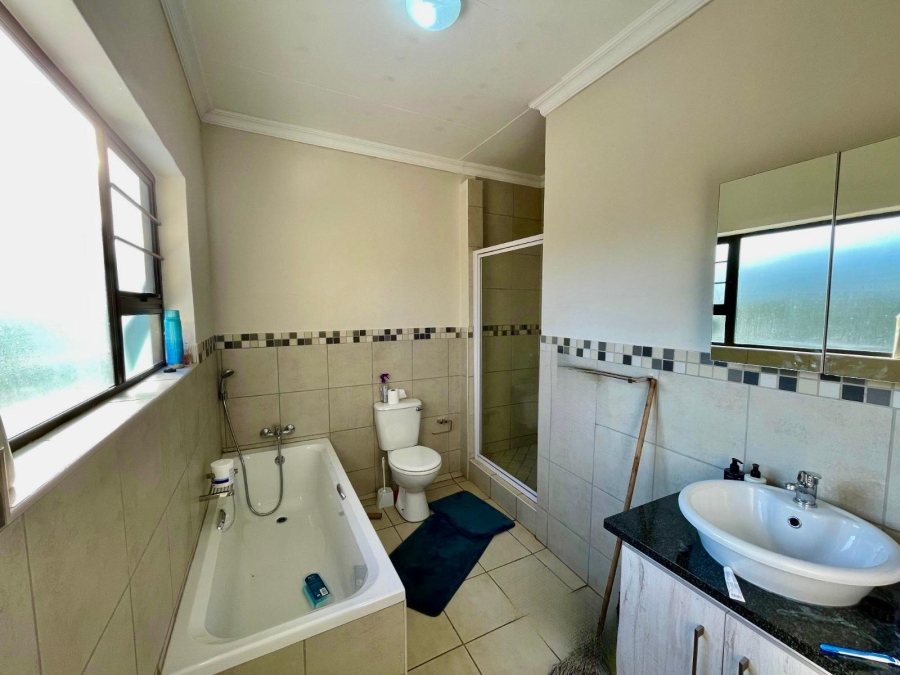 3 Bedroom Property for Sale in Waterval East North West